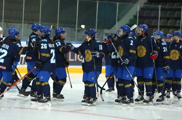 Расширенный состав женской национальной команды Казахстана на первый УТС