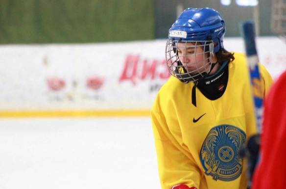 Өскеменде Қазақстан жасөспірім қыздар құрамасының ОЖЖ өтіп жатыр