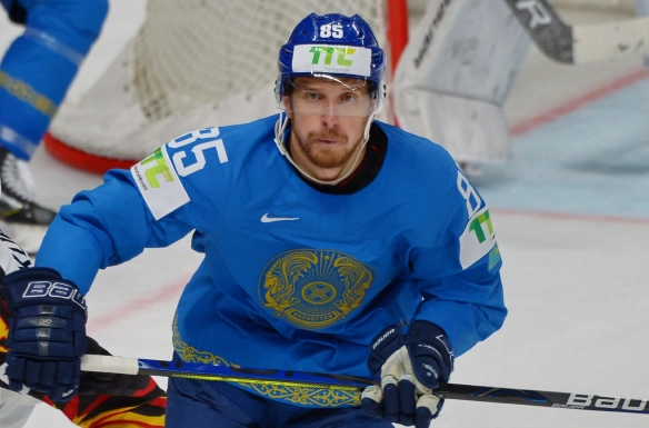 Қазақстан құрамасының қорғаушысы ҚХЛ плей-оффының матчында жарақат алды